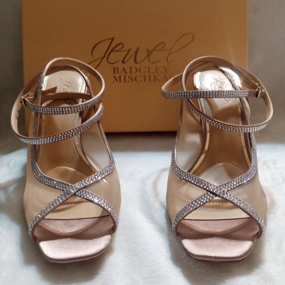 NIB Badgley Mischka Jewel Blush Mesh Heels  Size 9.5 Retail For $119